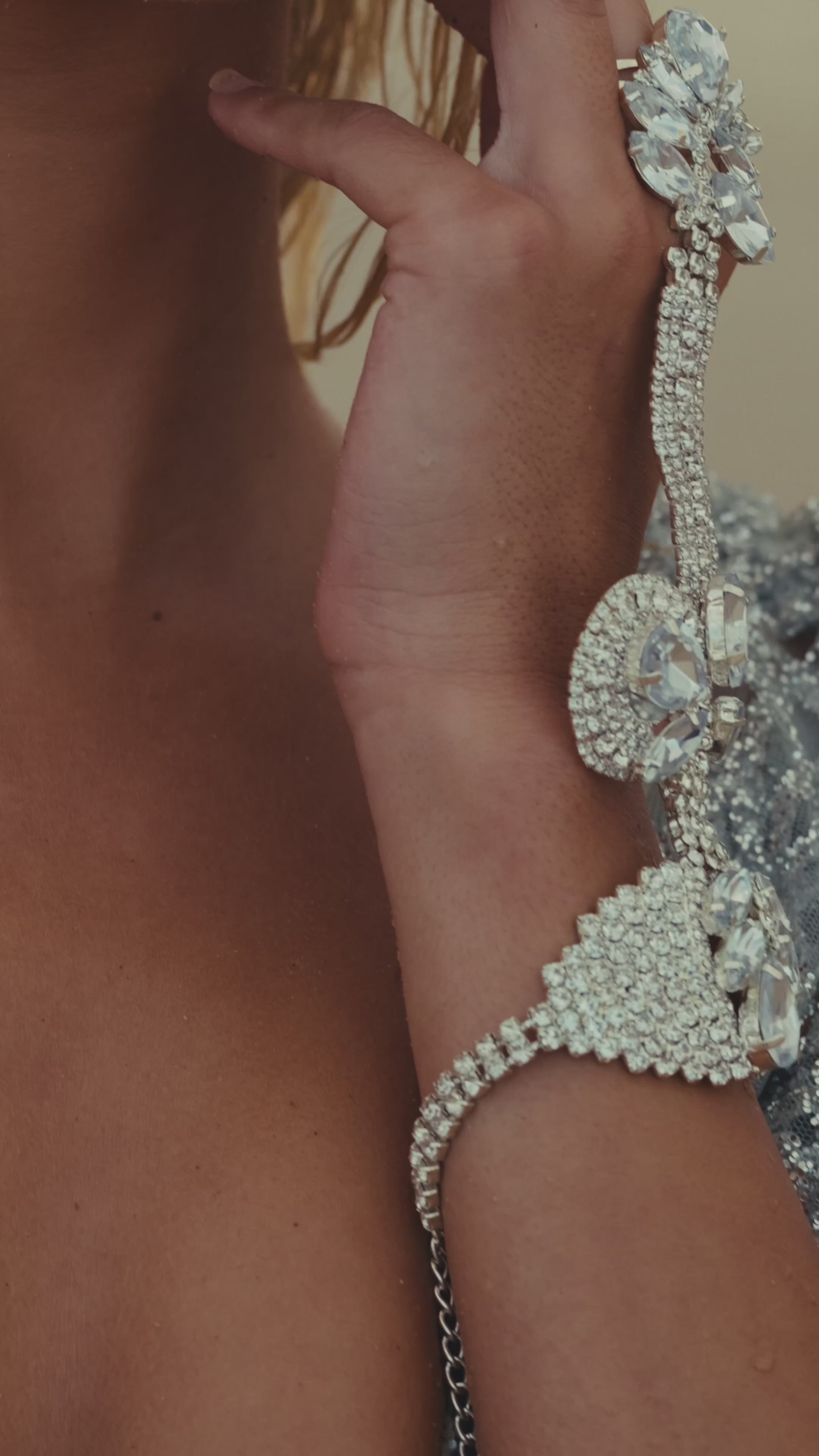 CLEOPATRA HAND JEWEL